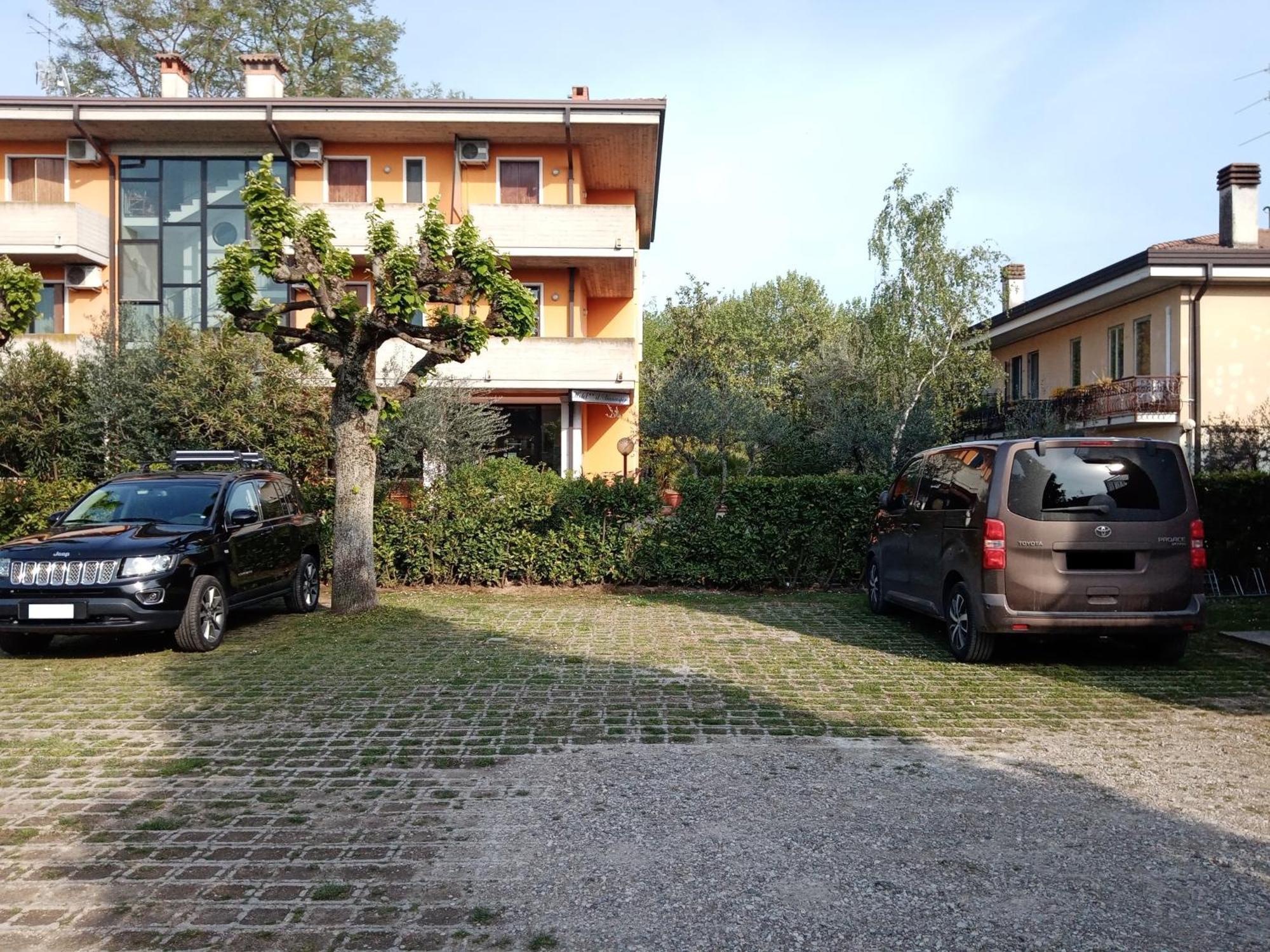Casa Lugana 9 - Monolocale Con Piscina Fronte Lago Сірміоне Екстер'єр фото